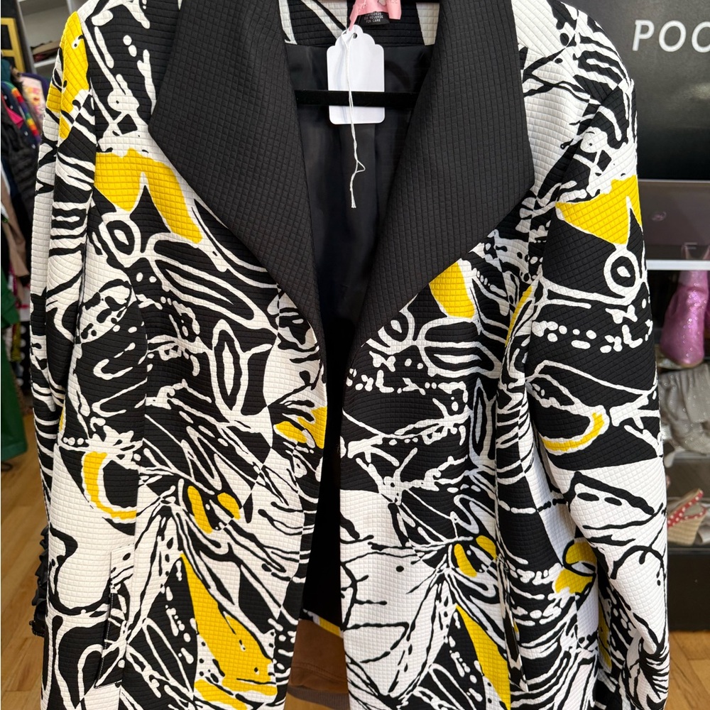 Stylish Black and Yellow Patterned Blazer